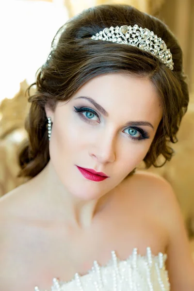 Brunette  Bride portrait