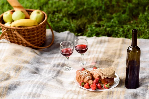 Elegant drink and croissants in nature