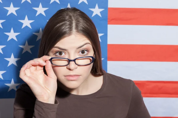 Pretty young girl is expressing her curiosity - 图