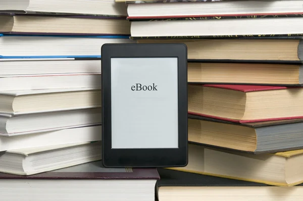 E-reader versus textbook