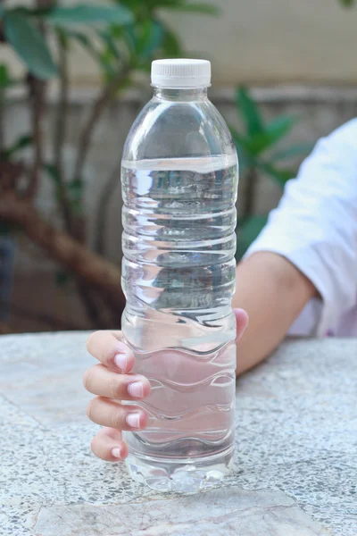 Children share her drink water.
