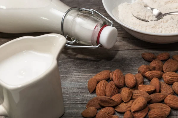 Ingredients to prepare almond milk