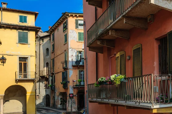 Street views and places of interest in Verona and Soave