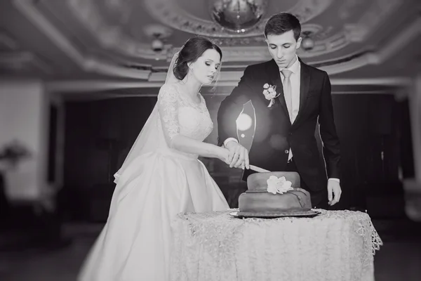 Wedding cake couple