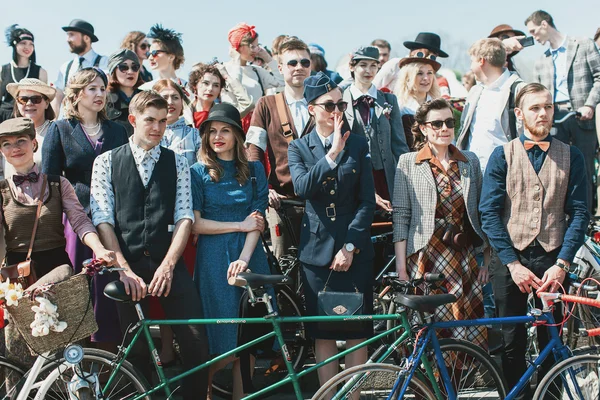 People participating in bicycle Retro cruise