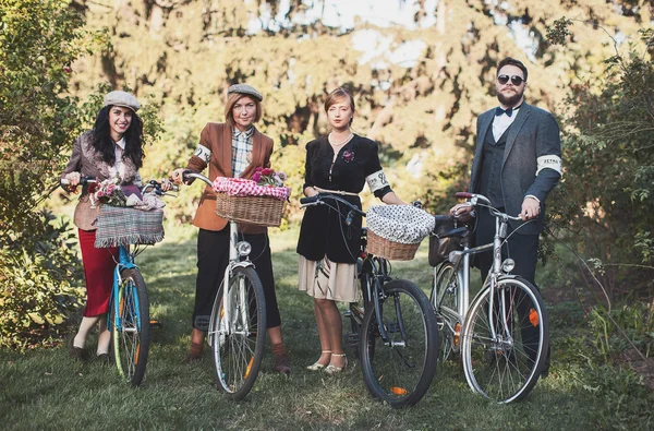 People participating in bicycle Retro cruise