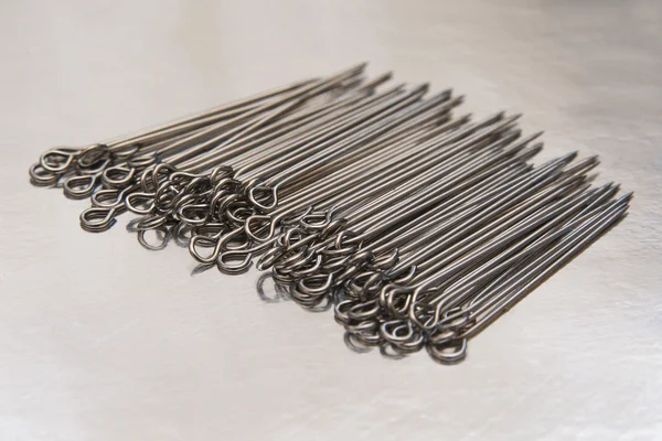Single-rod pin tailor to sew. Needles