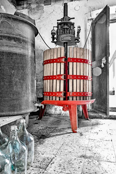 Red wine press