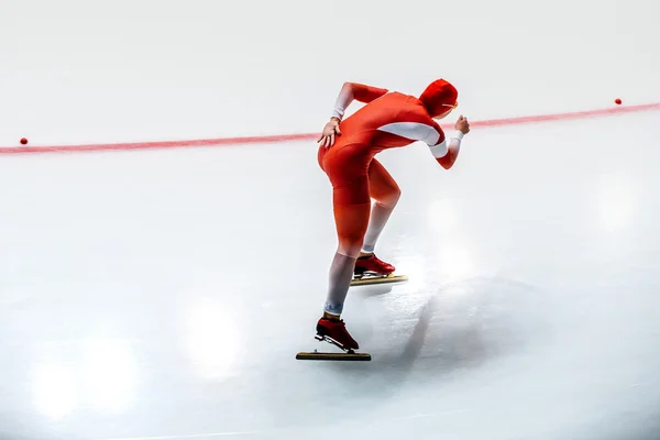 Female speed skater to sprint