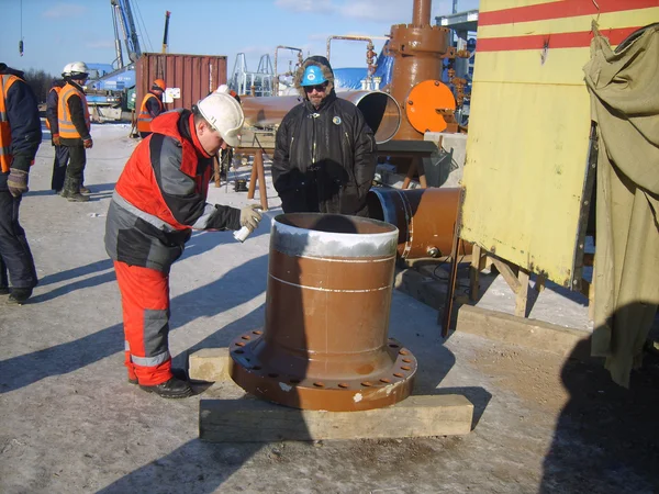 SURGUT, NOVEMBER 26, 2008: Construction of an oil and gas pipeline.