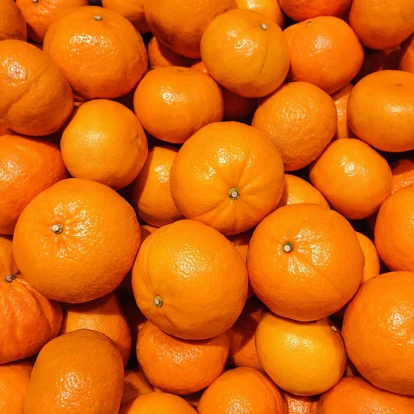 Heap of fresh oranges