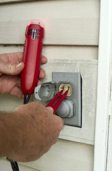 Testing A Outside Electrical Outlet