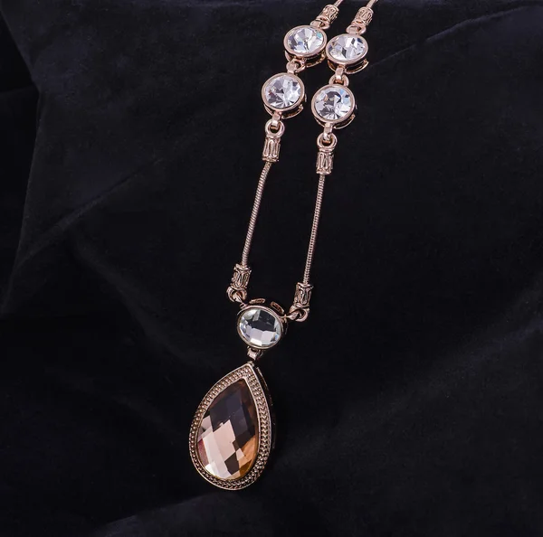 Drop shape pink quartz gem bronze necklace witjh diamond