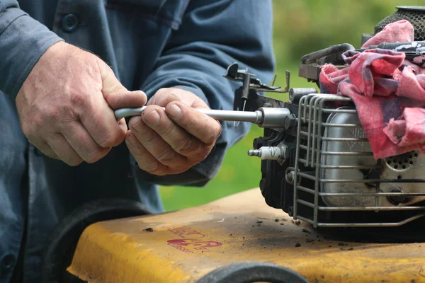 Repairing lawn mower engine