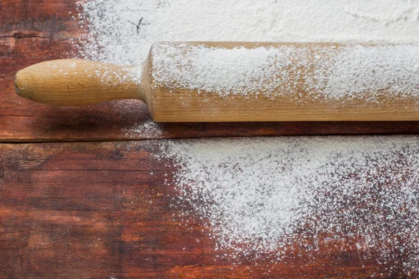 Rolling pin and flour