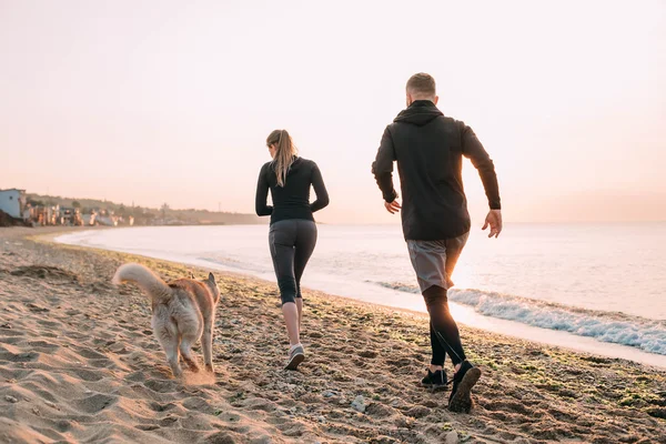 Young fitness couple