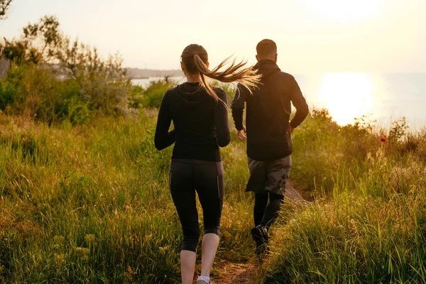 Young fitness couple