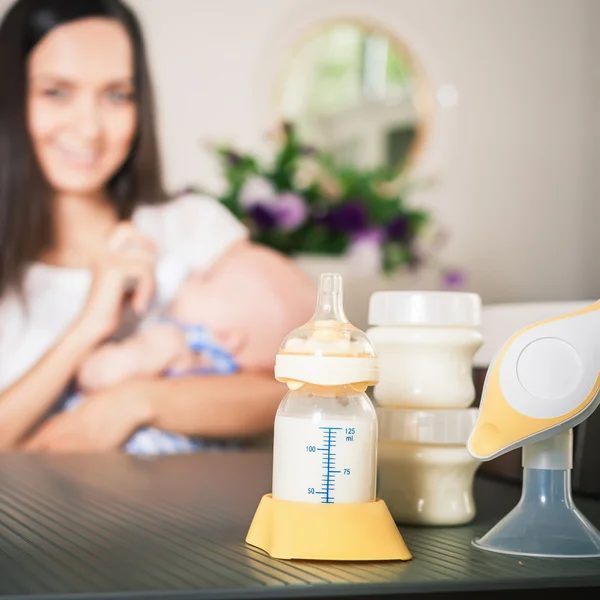 Manual breast pump, mothers breast milk
