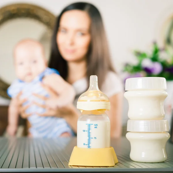 Manual breast pump, mothers breast milk