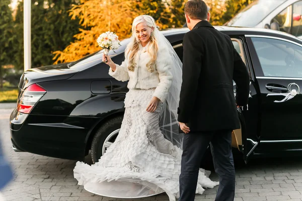 Brunette groom and blonde bride