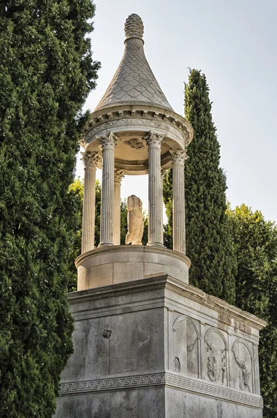 Rome Italian monument with no head
