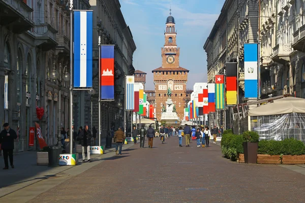 Via Dante and the Castle, Milan