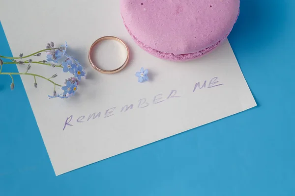 Engagement ring with forget-me-not / Romantic scene