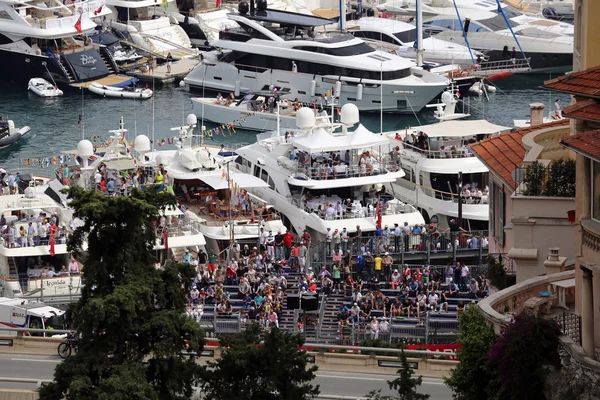 Many Spectators watch the F1 Monaco Grand Prix 2016
