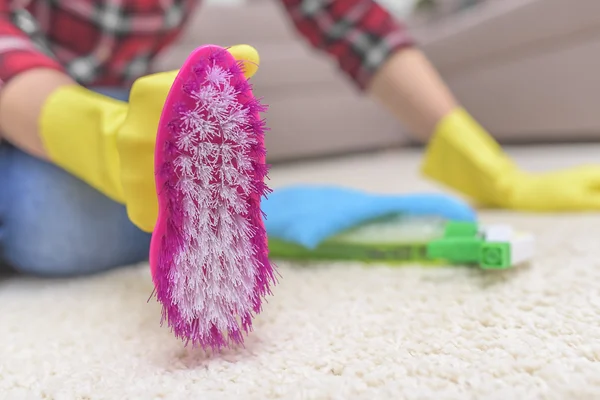 Clean the carpet brush.