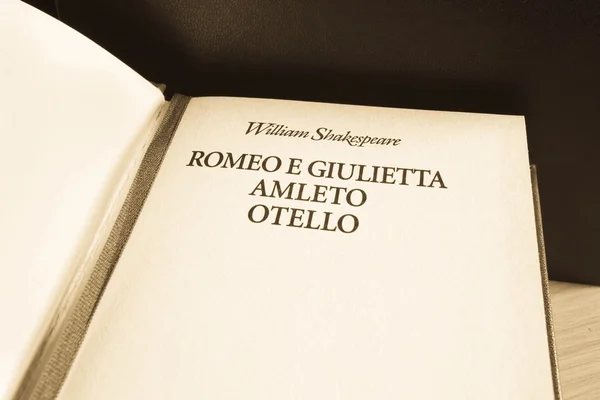 William Shakespeare literature: Romeo and Juliet, Othello, Hamle