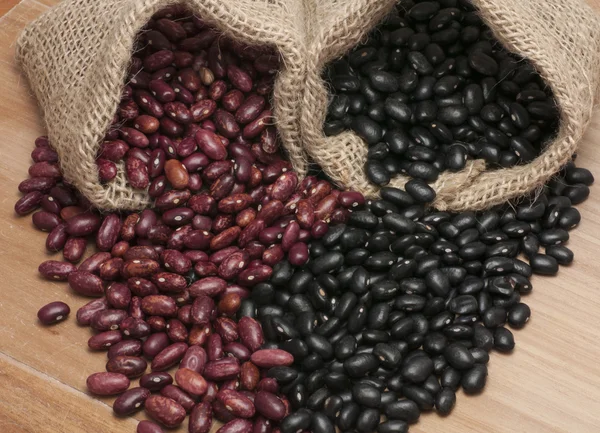 Kidney beans and black beans.