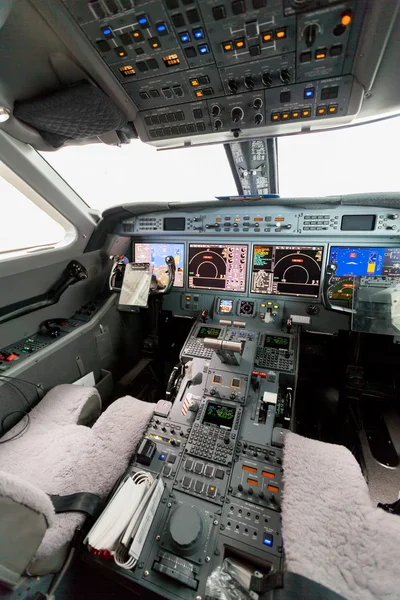 Inside view Cockpit G550