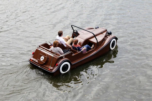 Boat looks like car