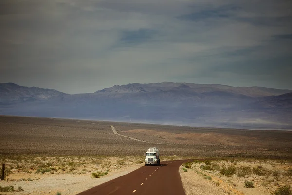 The roads of California and Nevada, America Landscapes