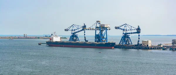 Special continuous ship coal unloader