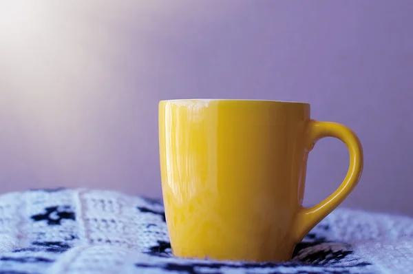 One yellow mug