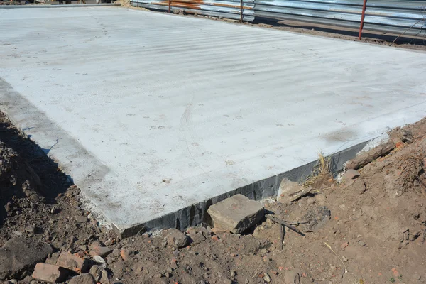 Slab-on-grade foundation. Monolithic slabs are foundation systems constructed as one single concrete pour that consists of a concrete slab. Types of foundations.