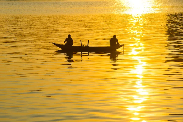 Fishermen on boat in Han river