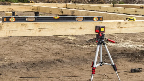 Laser level measurement tool