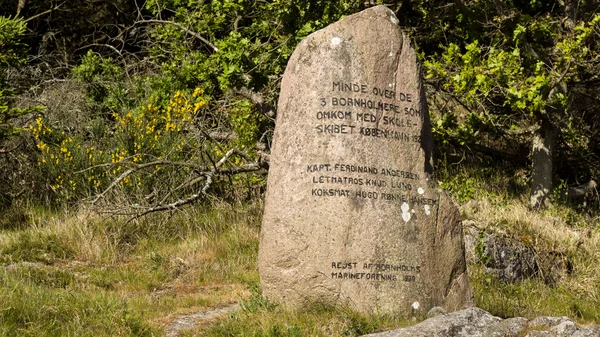 Monument for 3 sailers who died on the sailing ship 