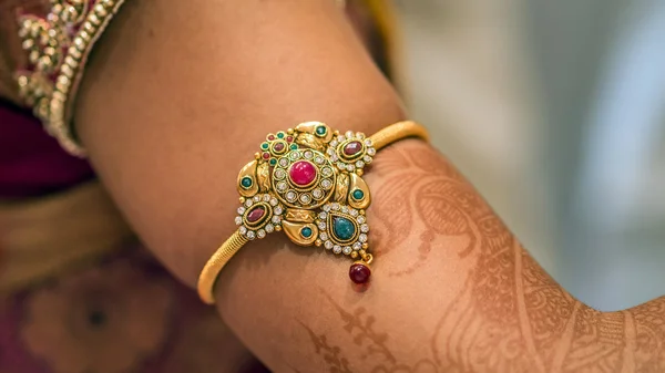 South Indian bride\'s arm jewelry