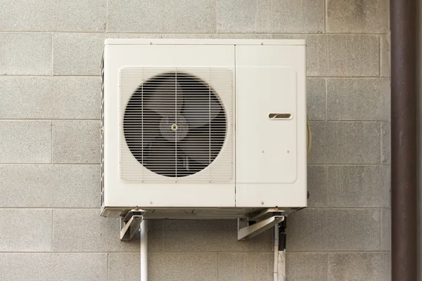 Air conditioning units for heating and cooling