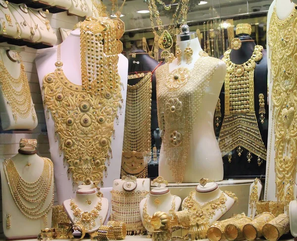 The gold market, gold jewelry and clothing