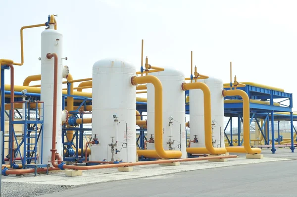 Gas processing plant