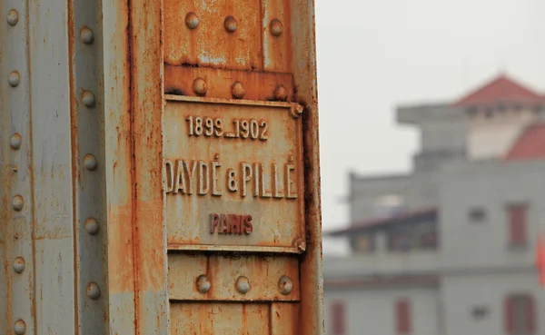 Name of bridge construction company (Dayde & Pille) who built Long Bien