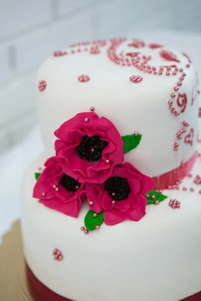 White multi level wedding cake