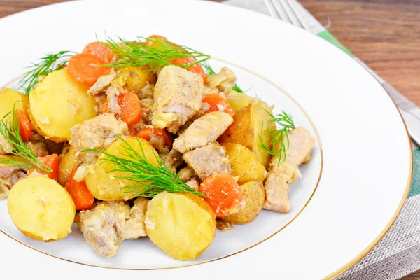 Stewed Quince with Potatoes, Carrots, Onions and Meat