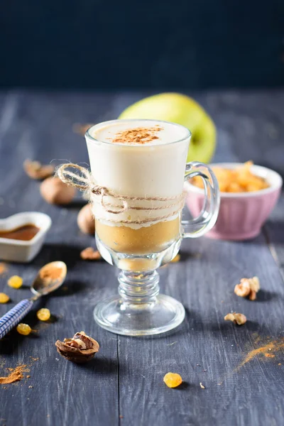 Apple smoothie with cinnamon and caramel