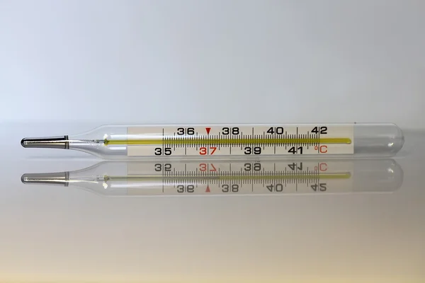 Thermometer to measure body temperature