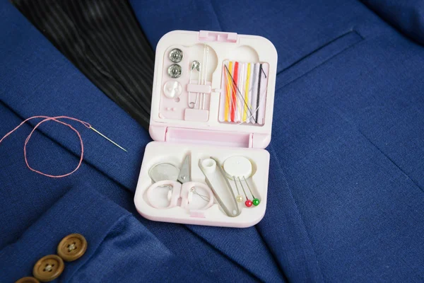 Mini sewing kit for traveling